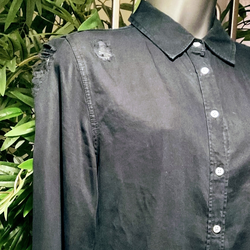 The Blue Shirt Shop *Rare Find* Beautiful Deep Blue Button Down Top - Picture 3 of 6